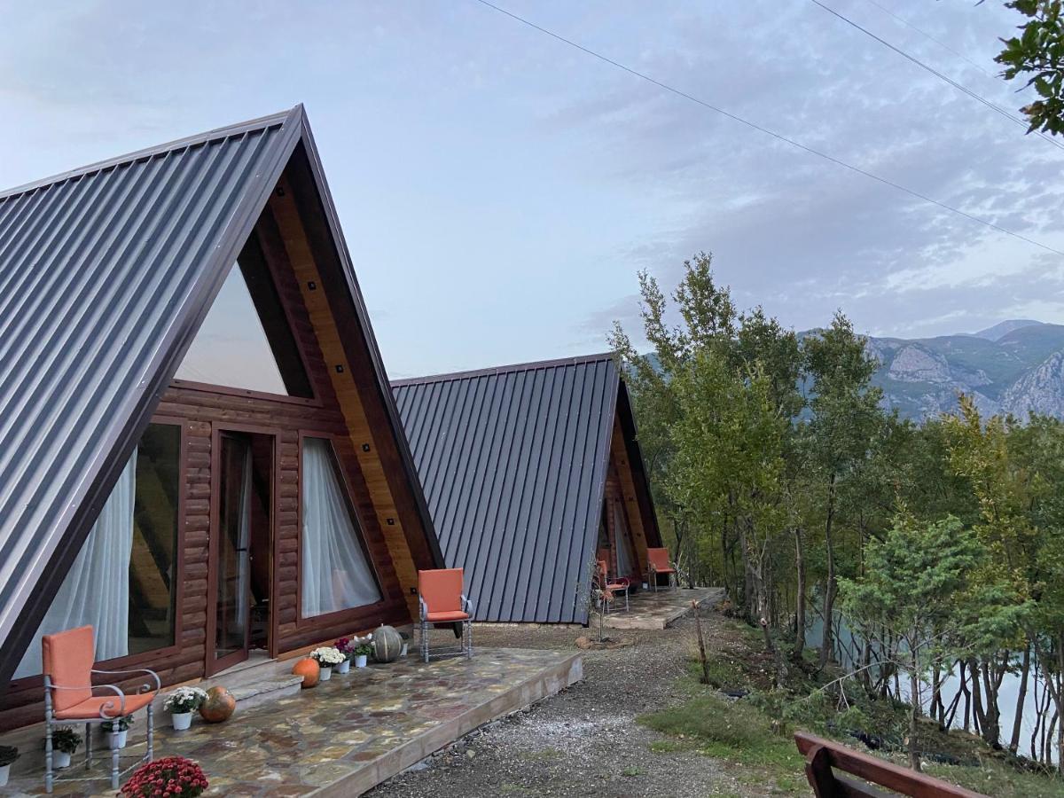 Agora Farmhouse Koman Екстериор снимка