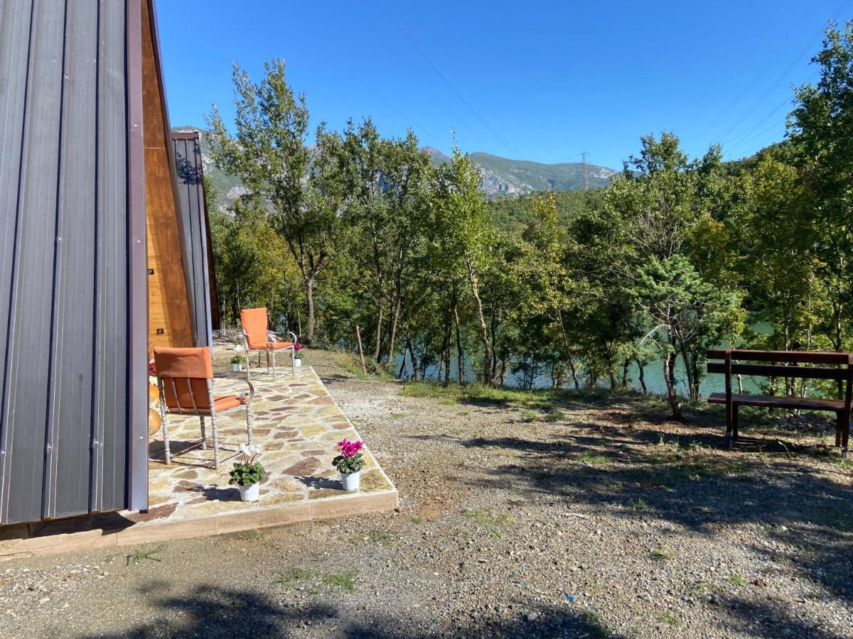 Agora Farmhouse Koman Екстериор снимка