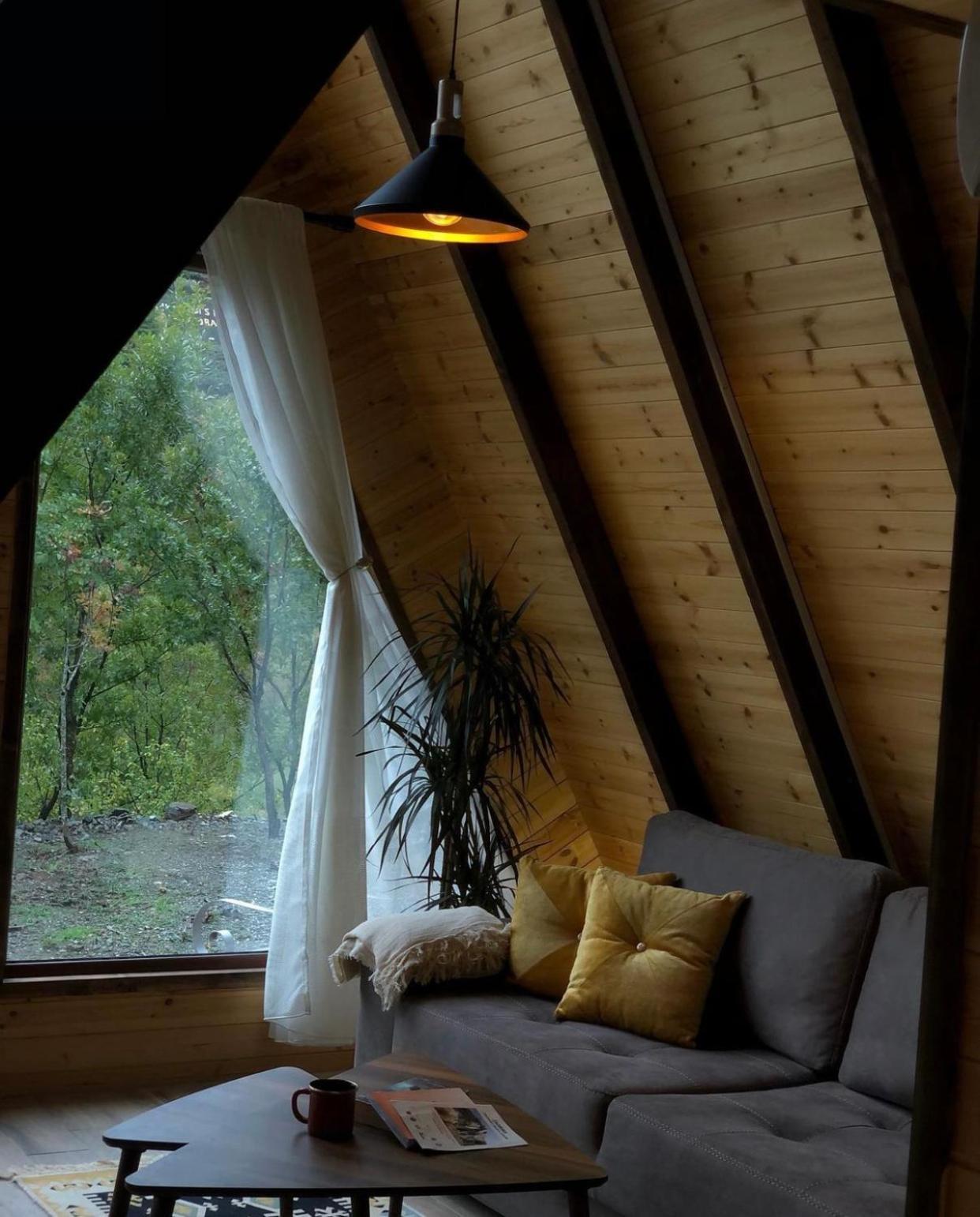 Agora Farmhouse Koman Екстериор снимка